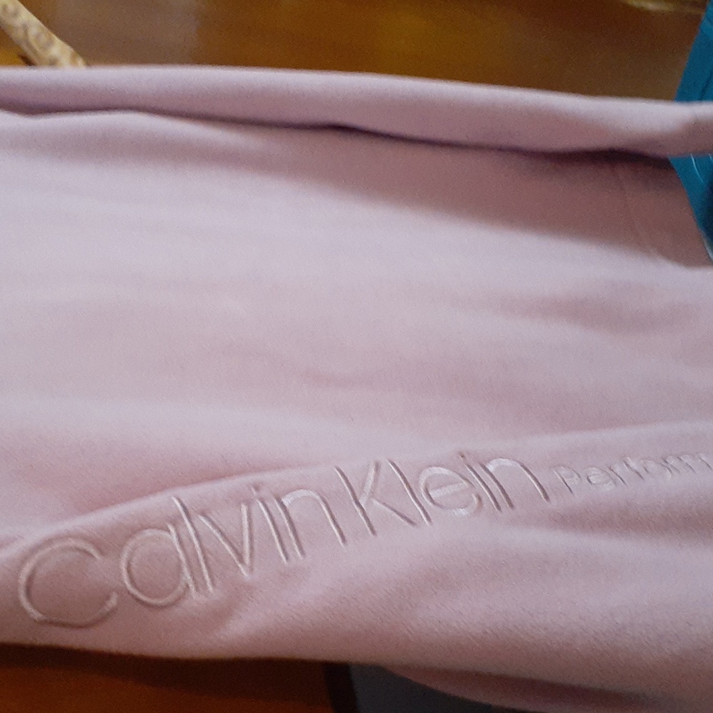 Calvin Klein Performance Stunning Soft Lavender P… - image 5